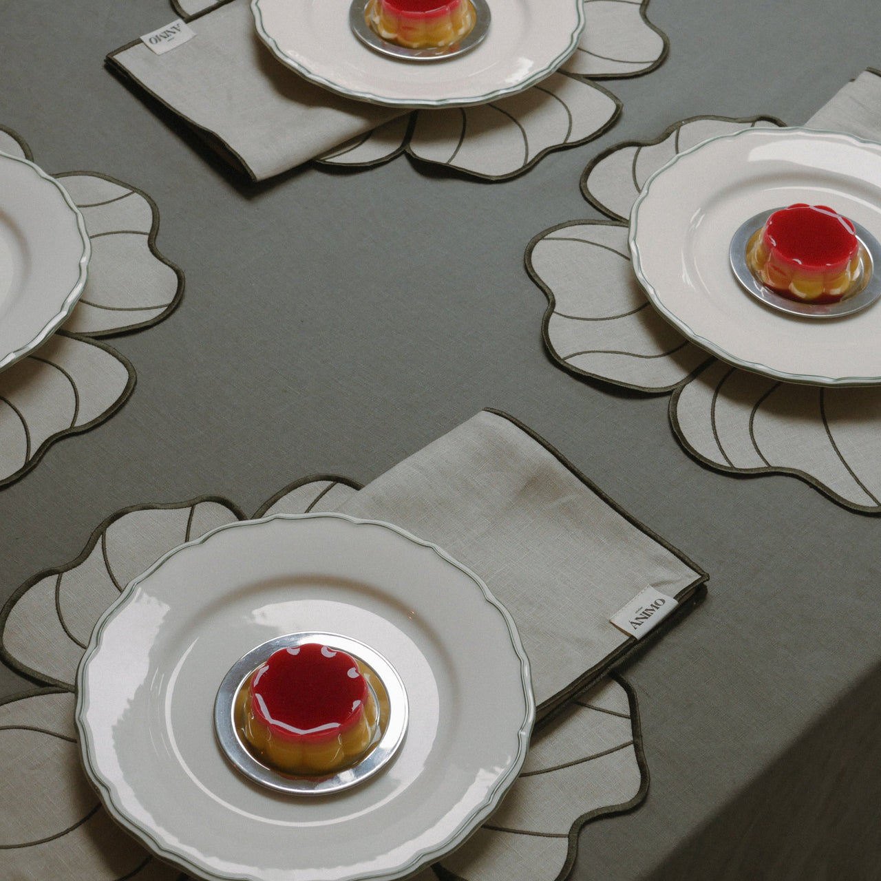 Placemat bloom for four in sage