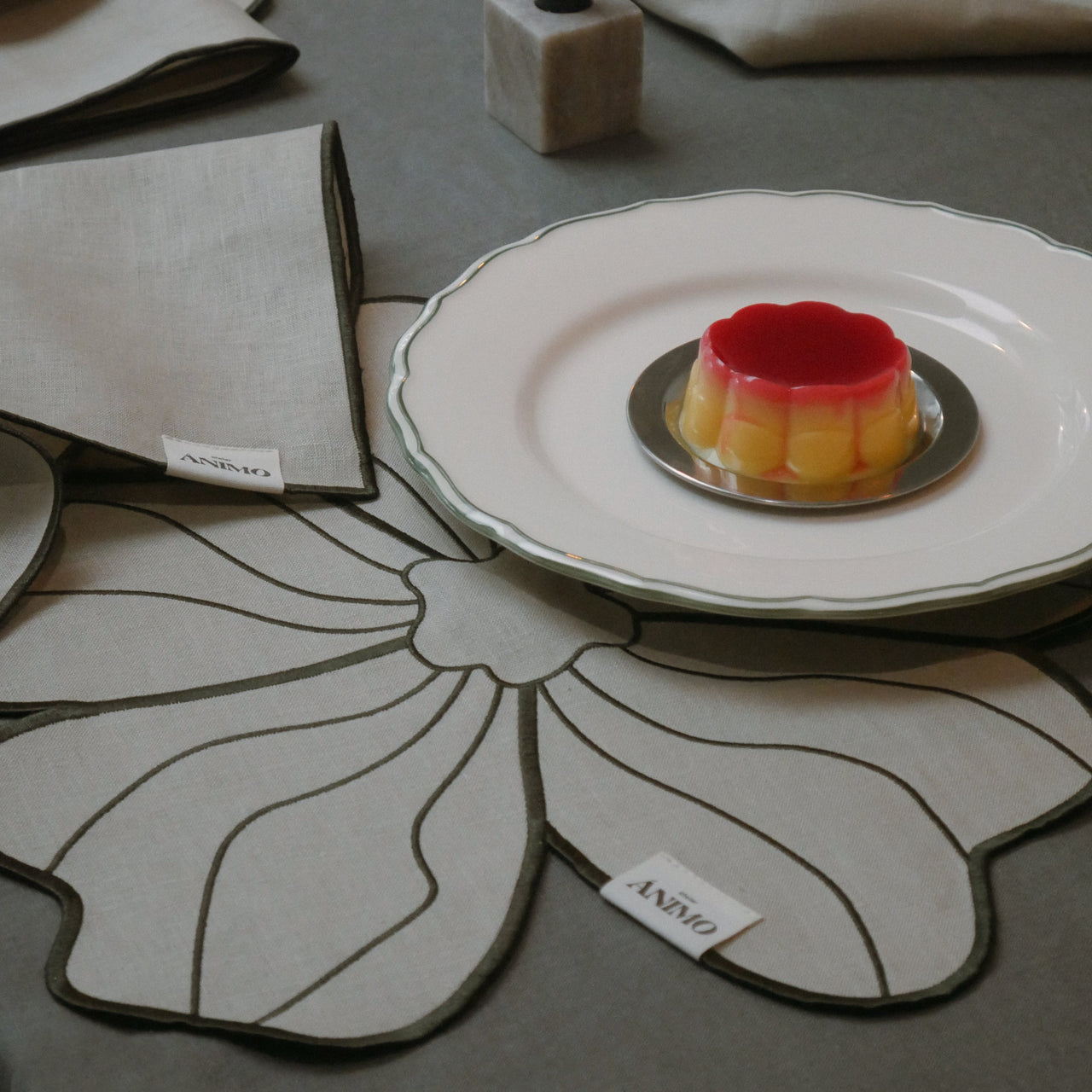 Placemats bloom in sage