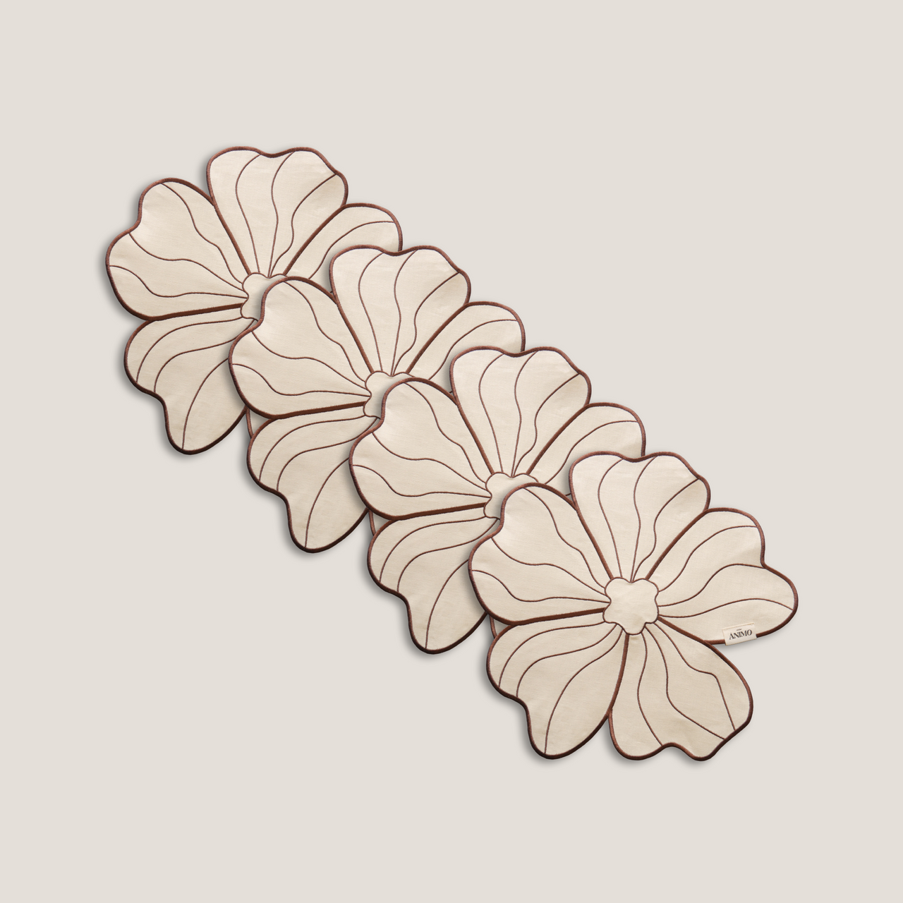 Placemat bloom for four in beige